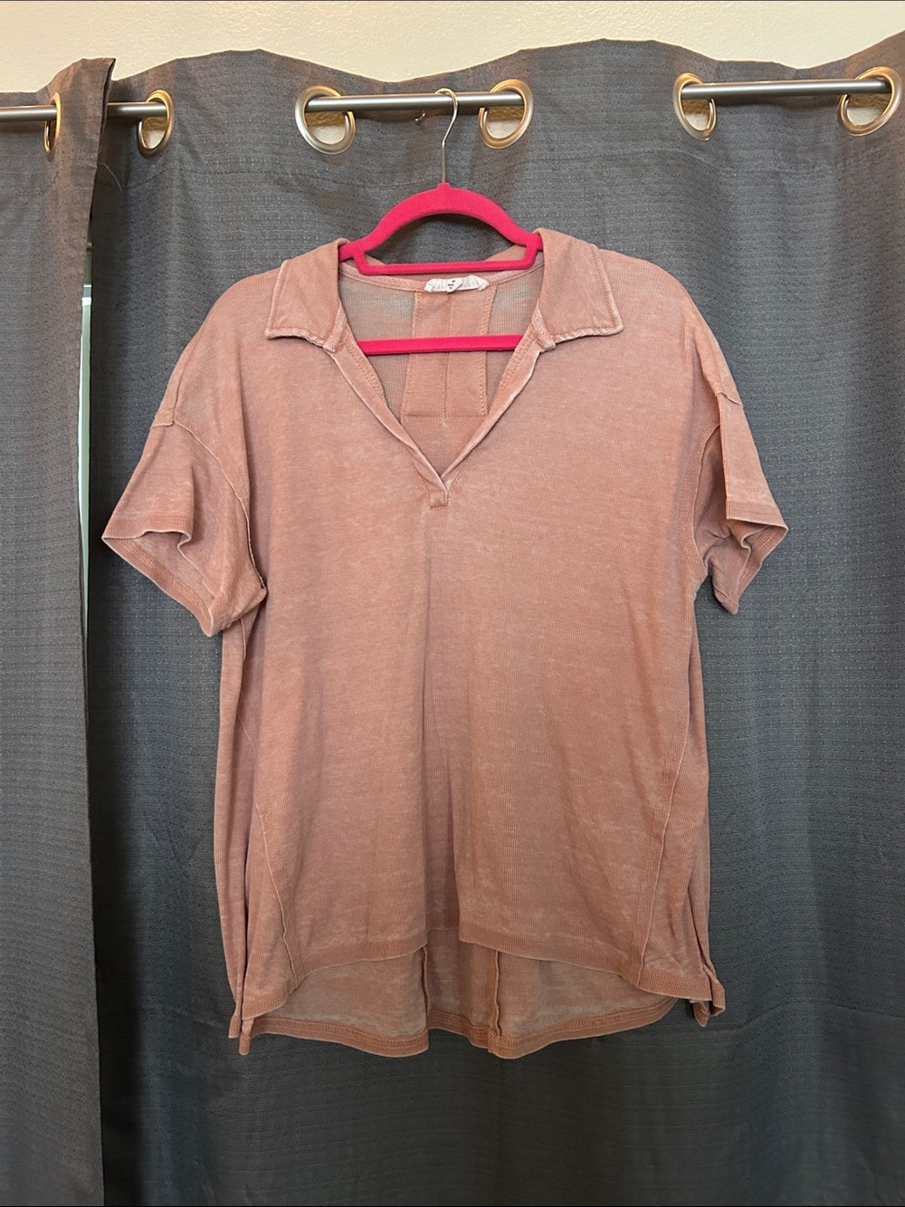Relaxed Short-Sleeve Polo Tee in Dusty Rose